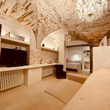 Vermaaten Boutique Ruby *