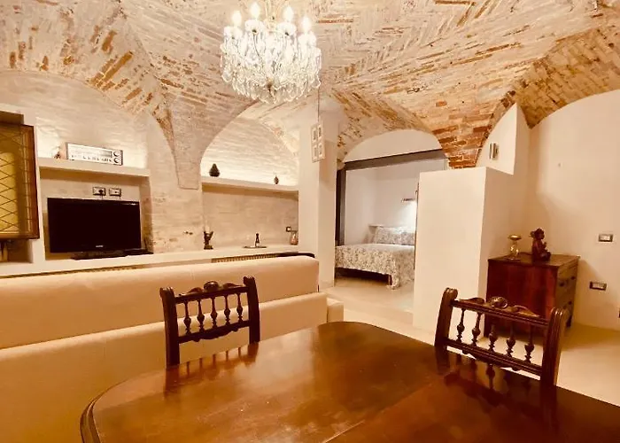 Vermaaten Boutique Ruby